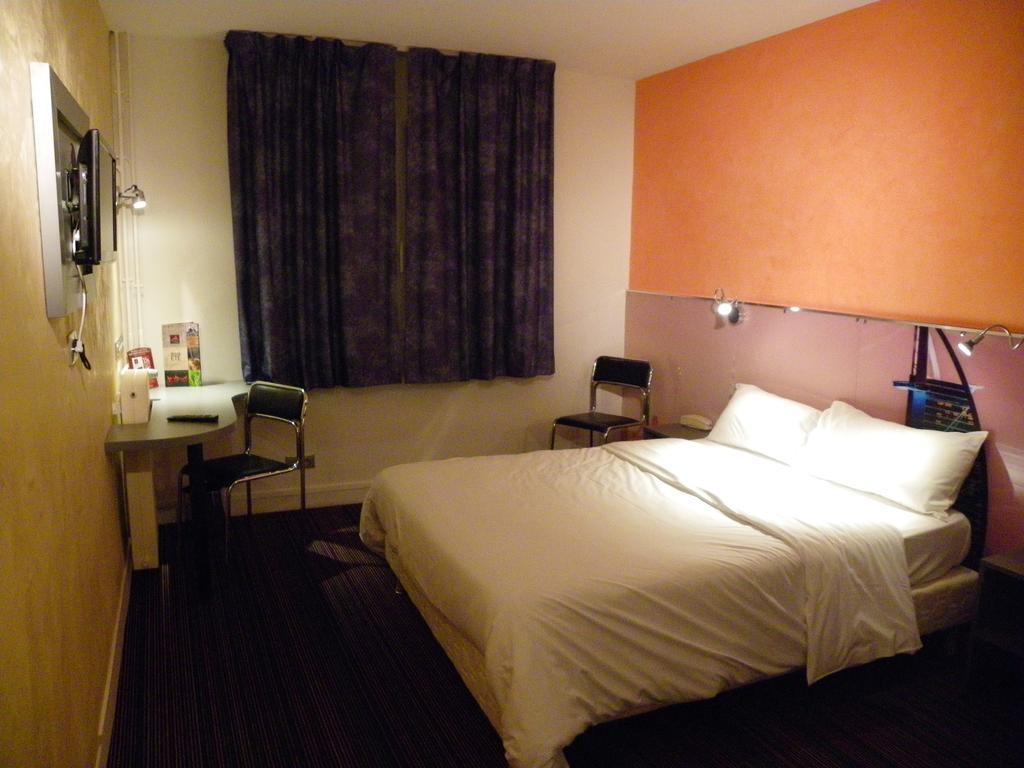 Hotel Logitel Saint-Doulchard Rom bilde