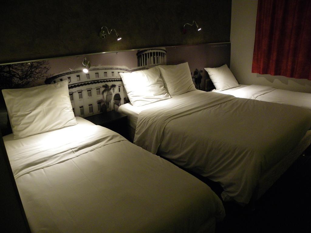 Hotel Logitel Saint-Doulchard Rom bilde
